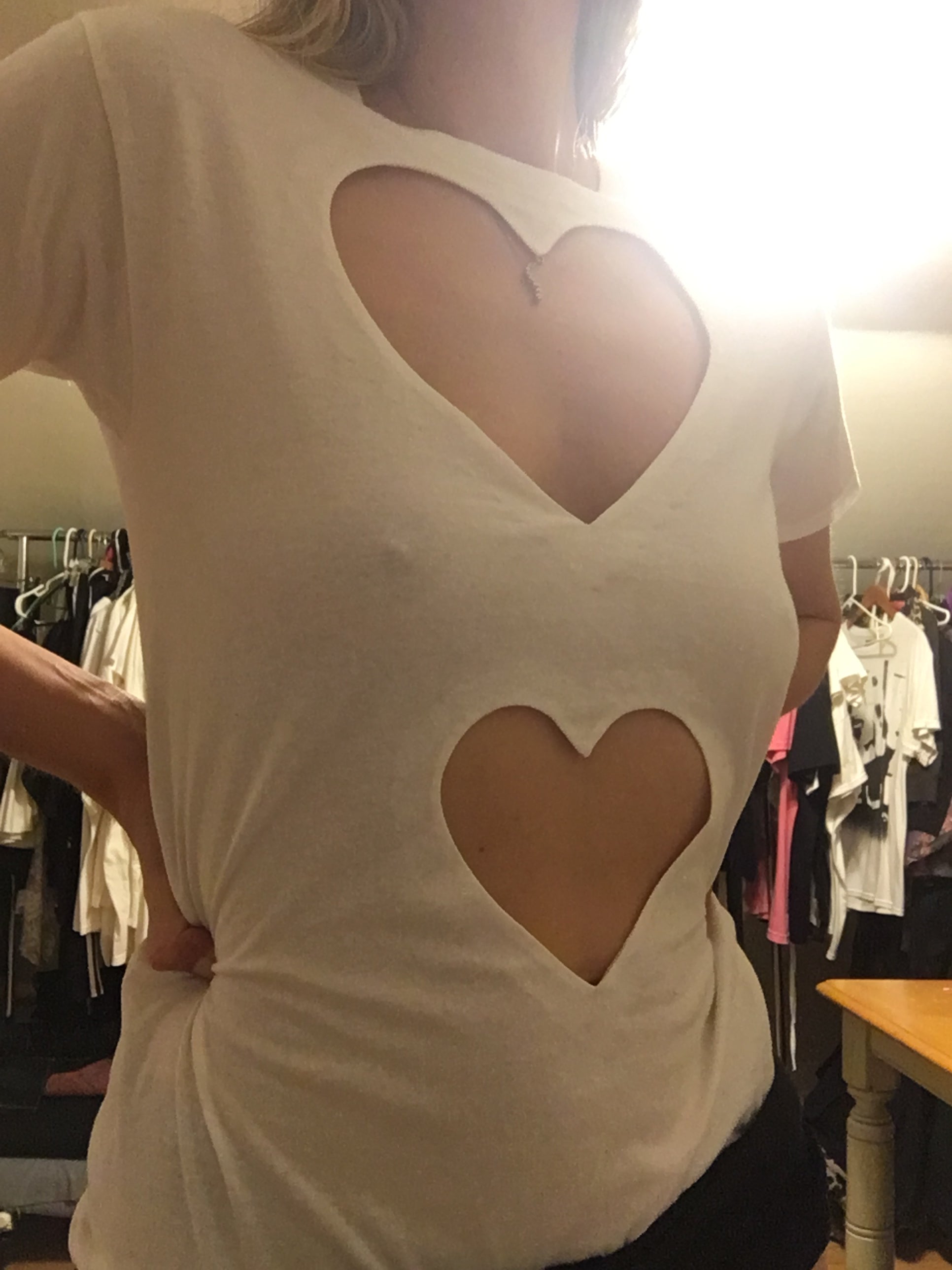 FITTED DOUBLE HEART CUT-OUT TEE