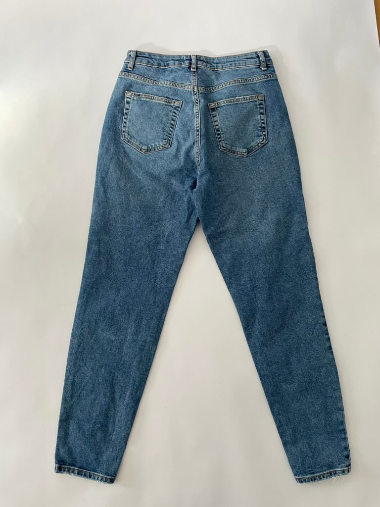 MID-WASH HEART cut out jeans/ size 28