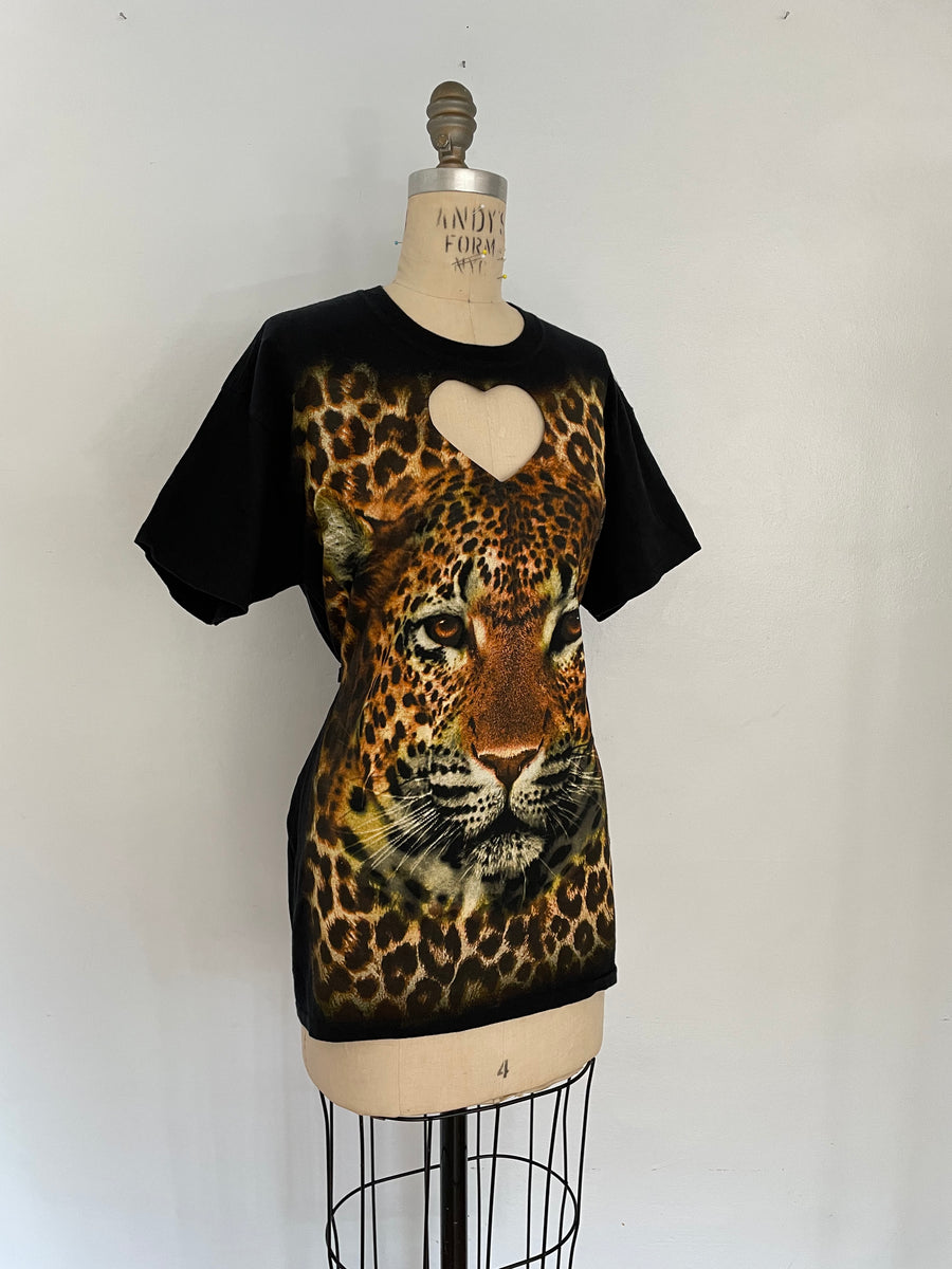 LEOPARD HEART CUT-OUT TEE