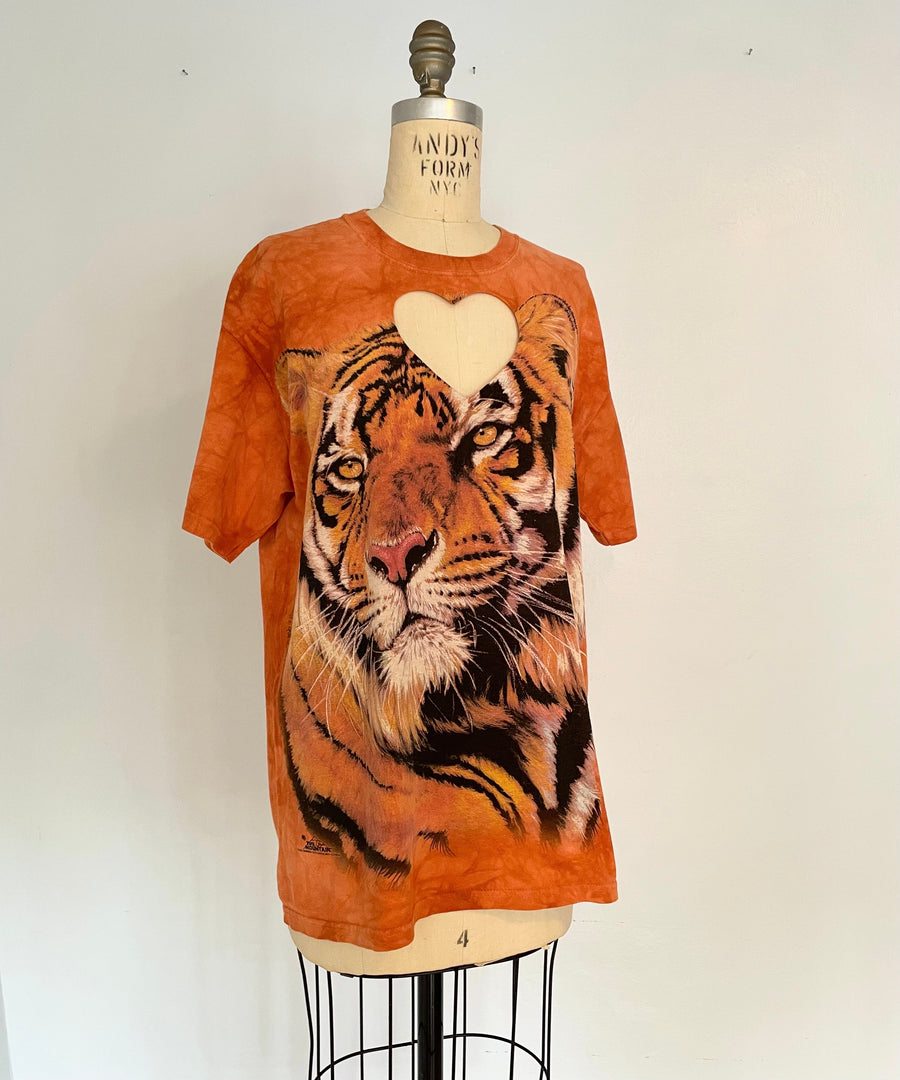 HEART CUT-OUT TIGER TEE
