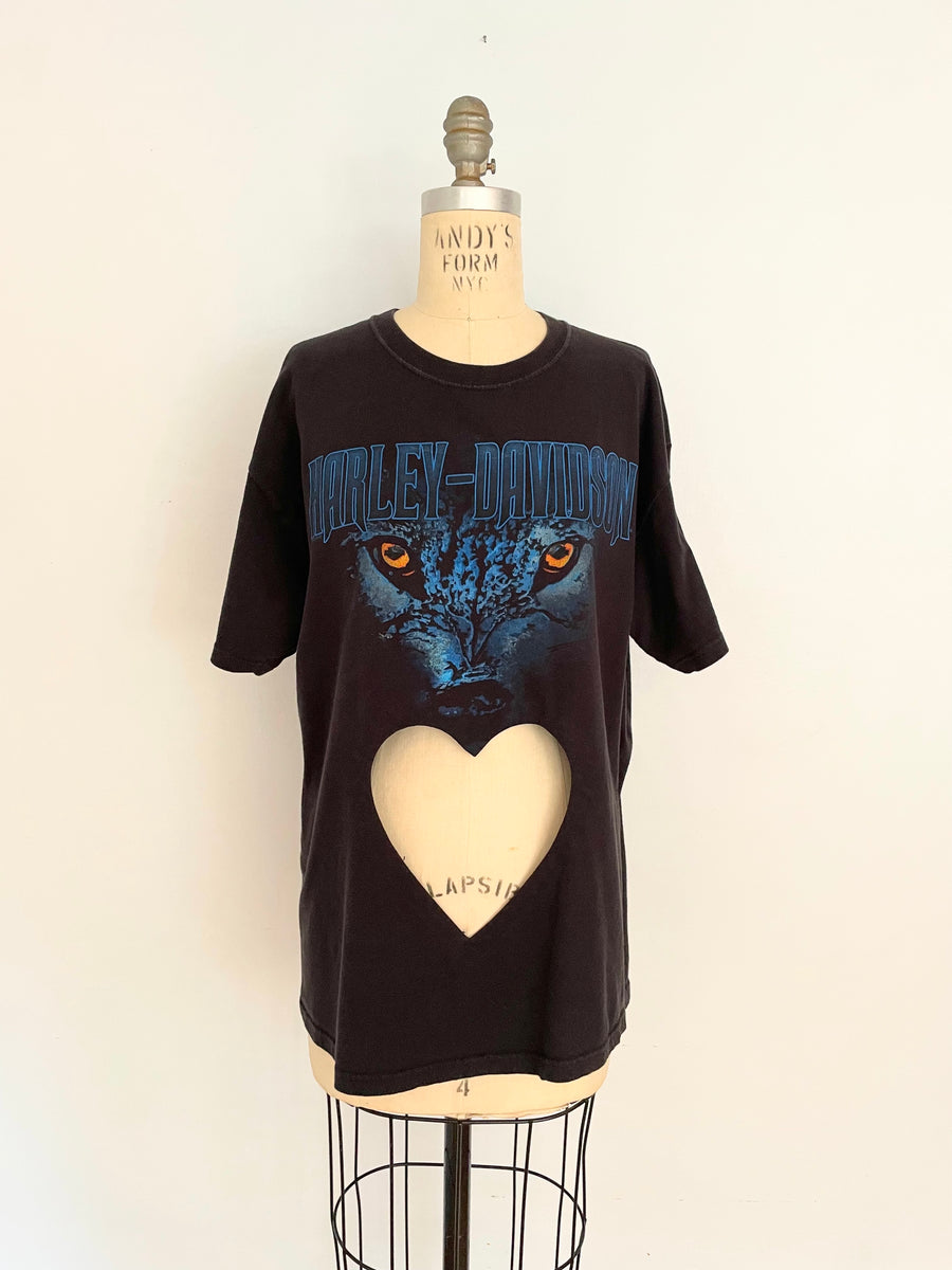 BLUE CAT EYE PRINT T-shirt w/ belly heart cut out