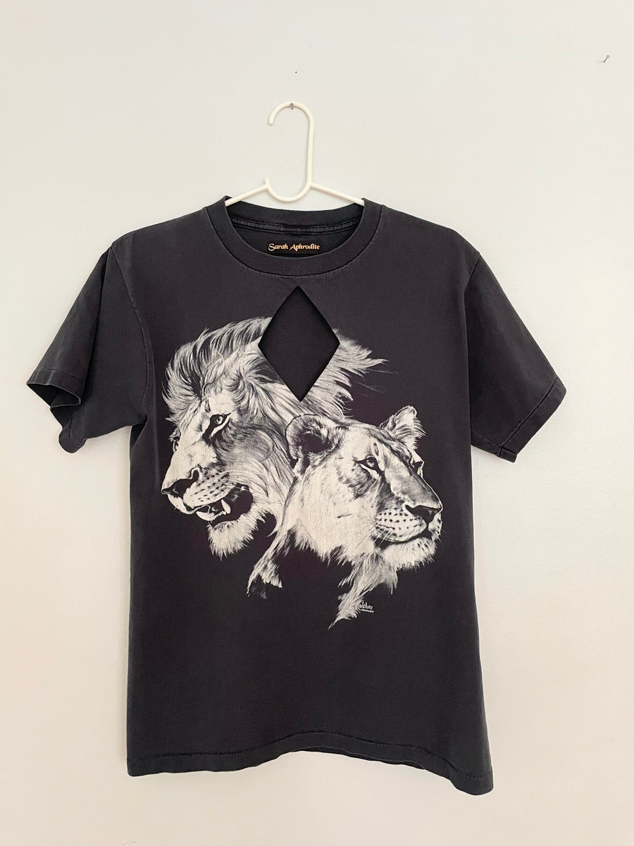 CAT PRINT DIAMOND CUT OUT T-SHIRT