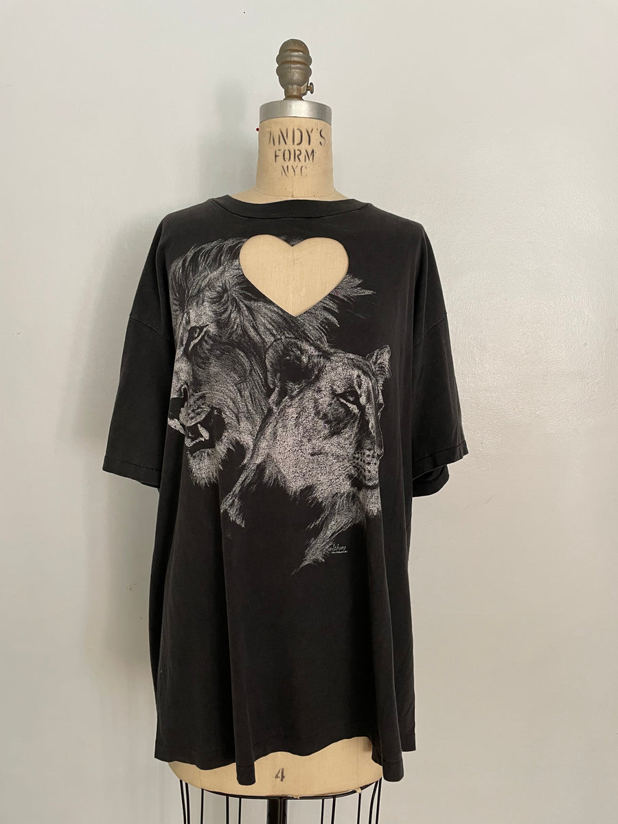 B&W LION HEART CUT-OUT TEE