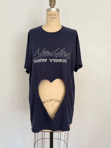 New York print belly heart cut-out tee