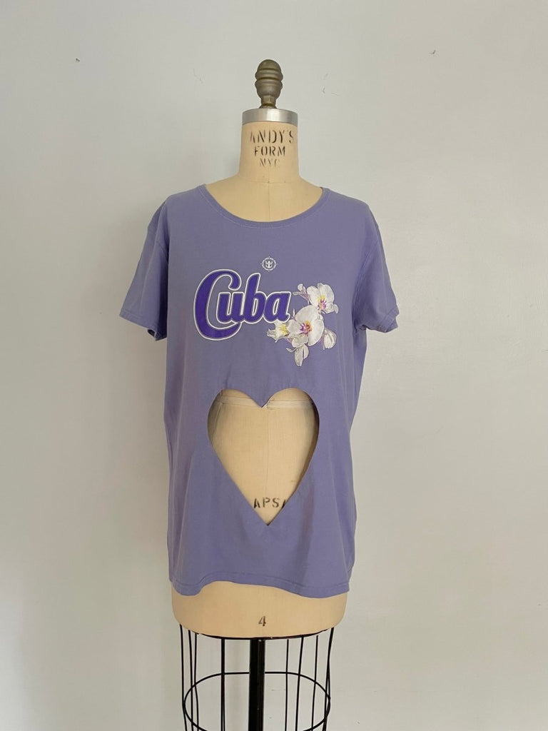 lilac t-shirt with a large heart cutout on the belly and Cuba print on a mannequin and white background