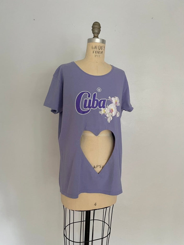 lilac t-shirt with a large heart cutout on the belly and Cuba print on a mannequin and white background