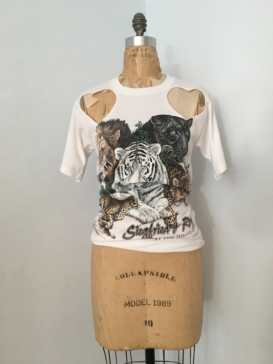 SALE!!!! HEART CUT-OUT TSHIRT / DOUBLE / PRINT / CATS