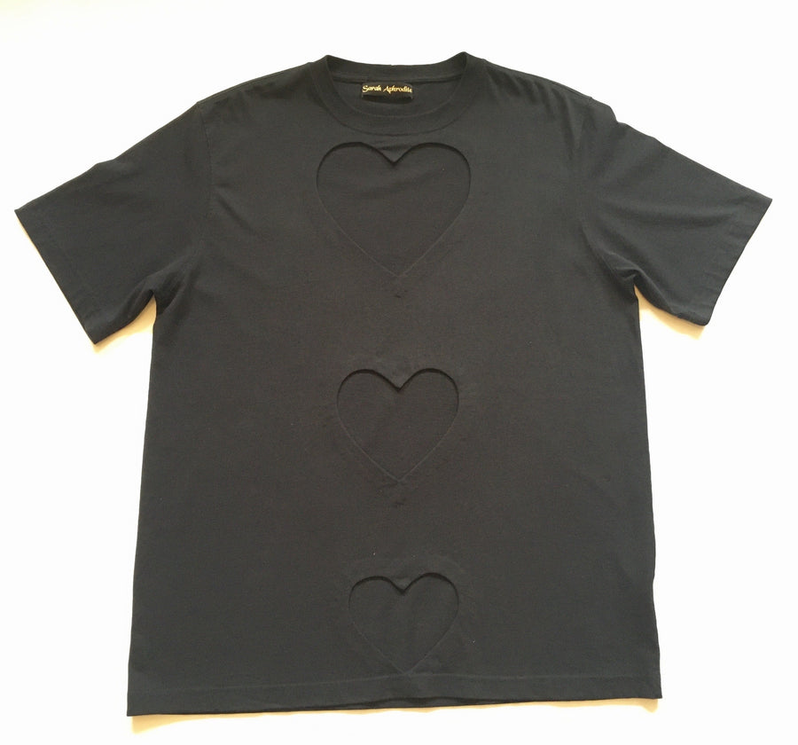 SARAH APHRODITE OVERSIZED TRIPLE HEART CUT-OUT TEE IN BLACK