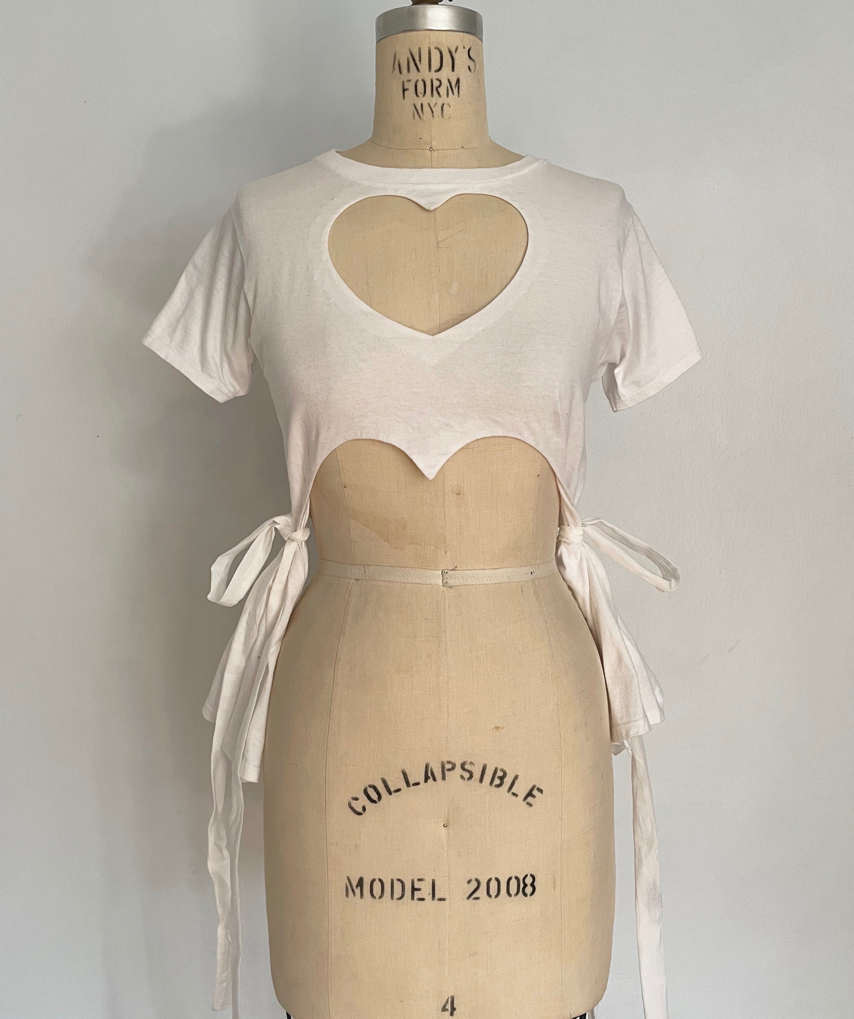 ★YOUHEE★HEART CUTOUT LACE T-SHIRTS Heart Cutout T Shirt / Love Cut Out Top - Etsy